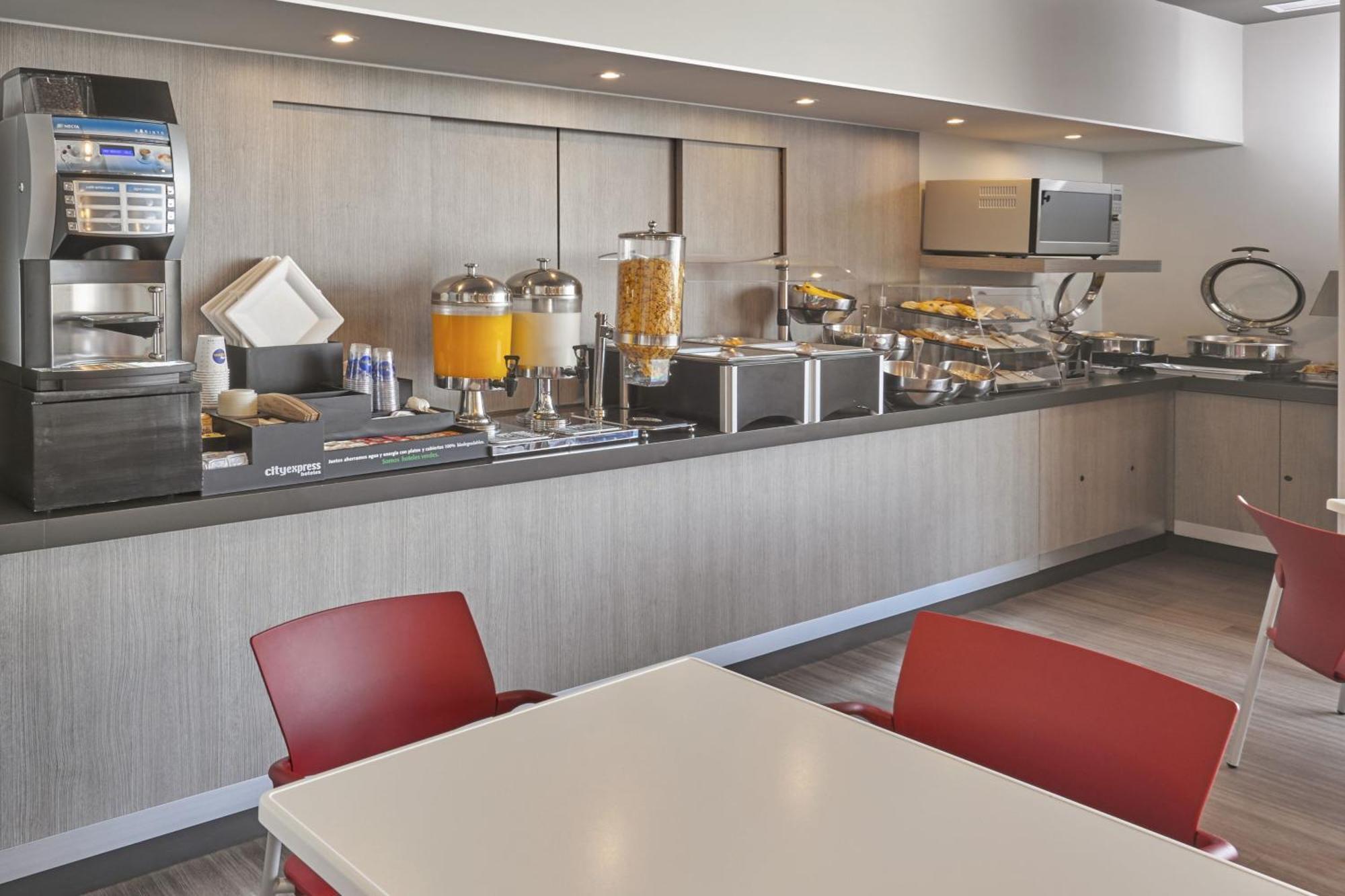 City Express Junior By Marriott Puebla Finsa Bagian luar foto
