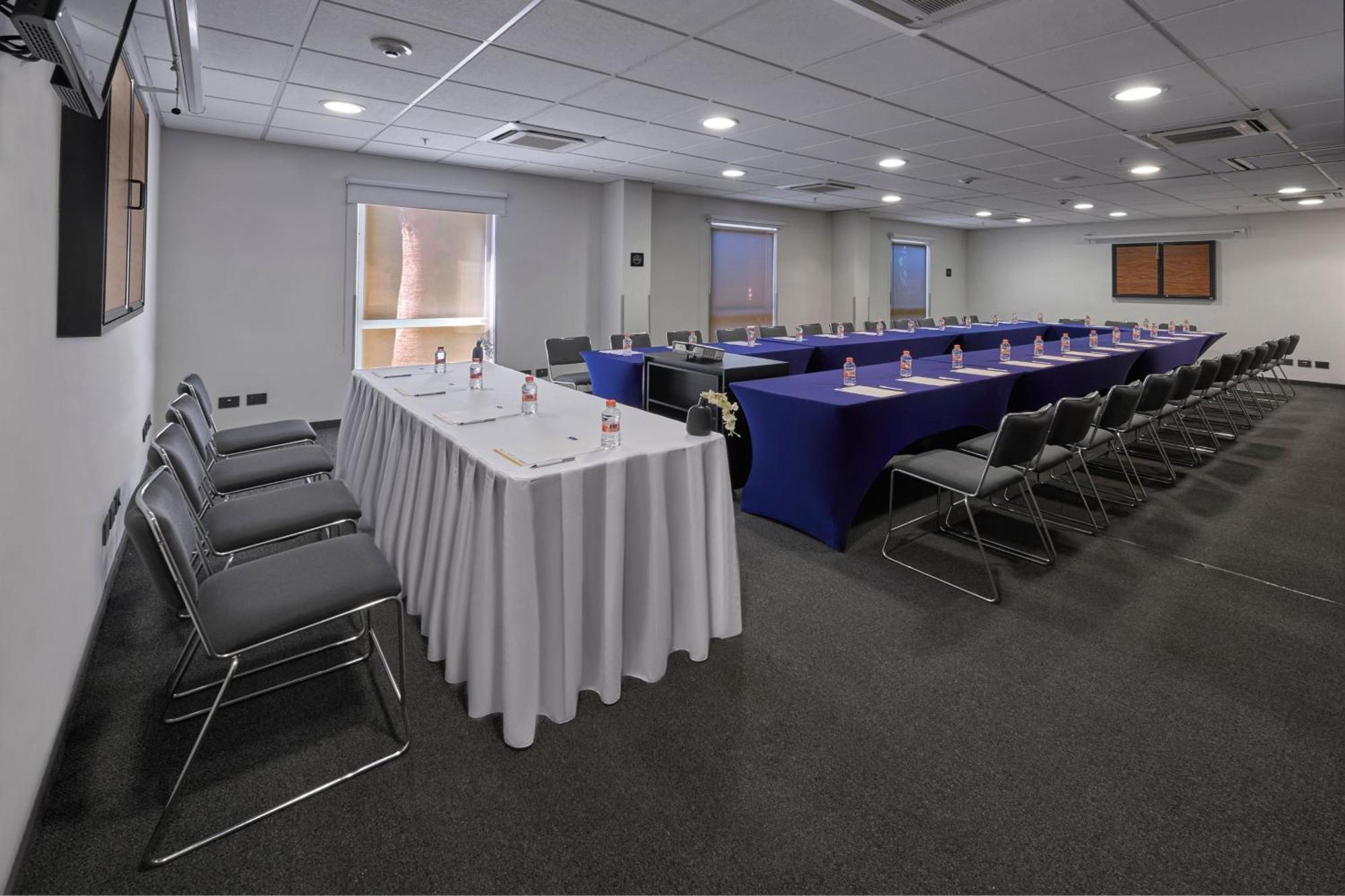 City Express Junior By Marriott Puebla Finsa Bagian luar foto