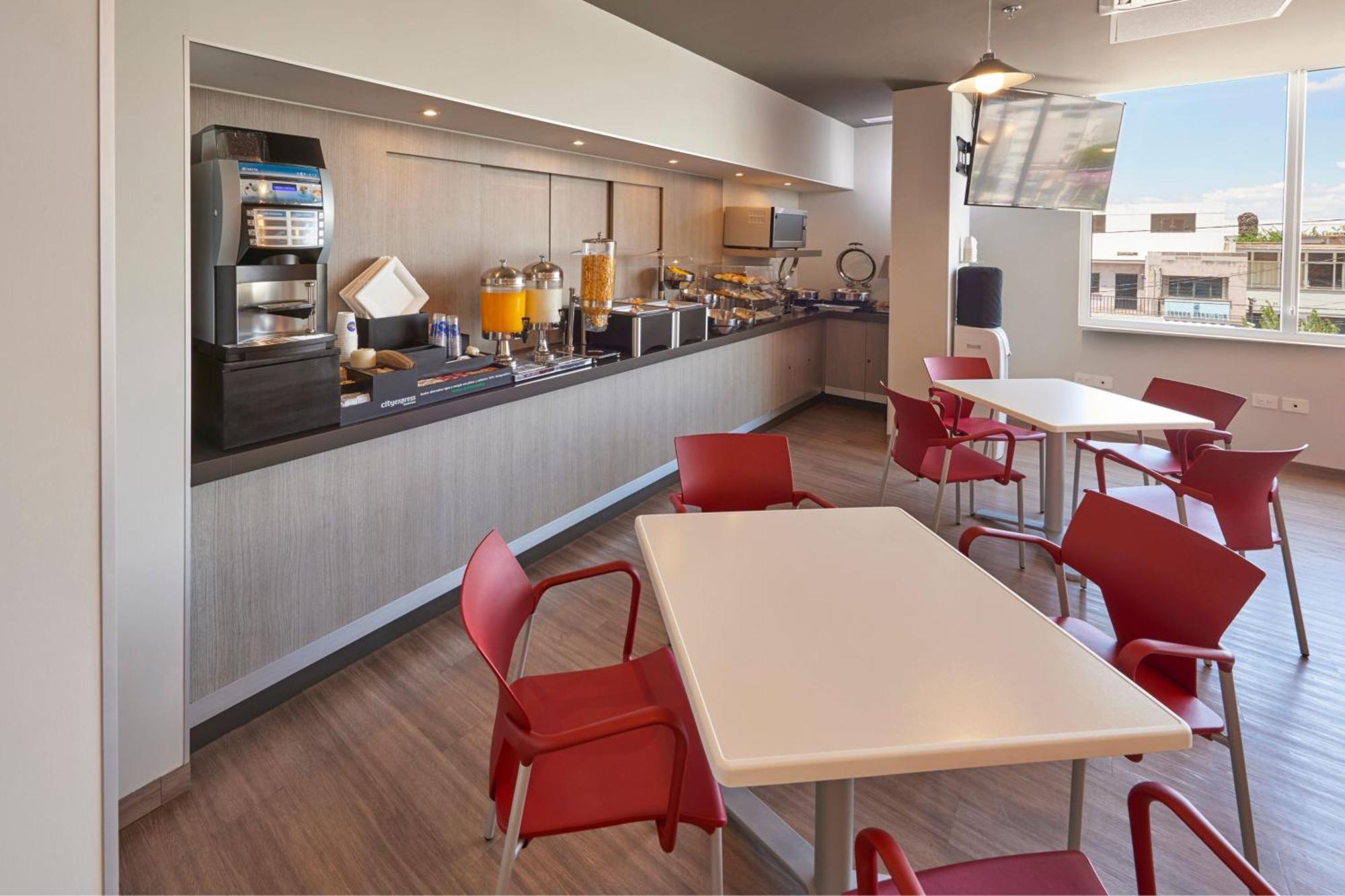 City Express Junior By Marriott Puebla Finsa Bagian luar foto