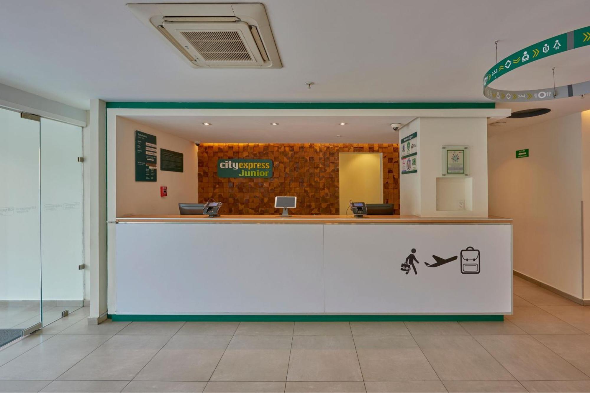 City Express Junior By Marriott Puebla Finsa Bagian luar foto